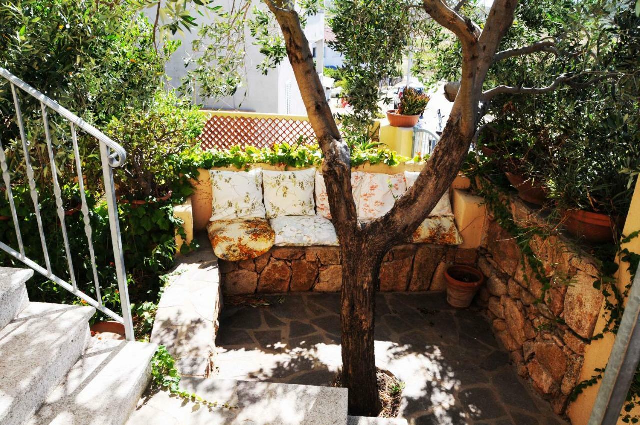 B&B Casa Derosas Golfo Aranci Εξωτερικό φωτογραφία